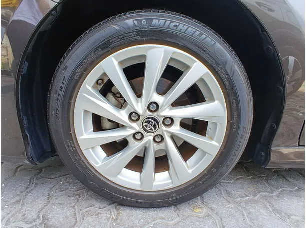 Car image 9