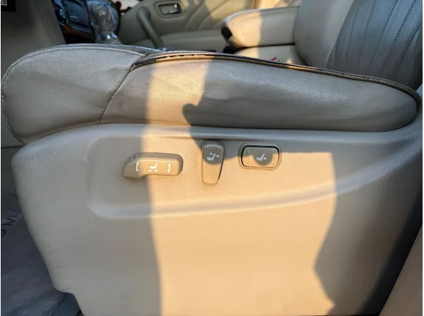 Car image 32