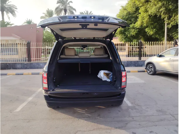 Car image 27