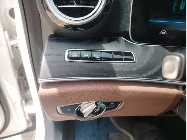 Car image 39