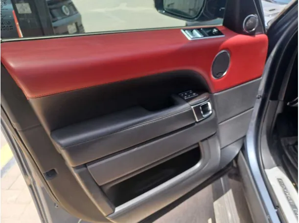 Car image 10
