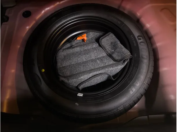 Car image 20