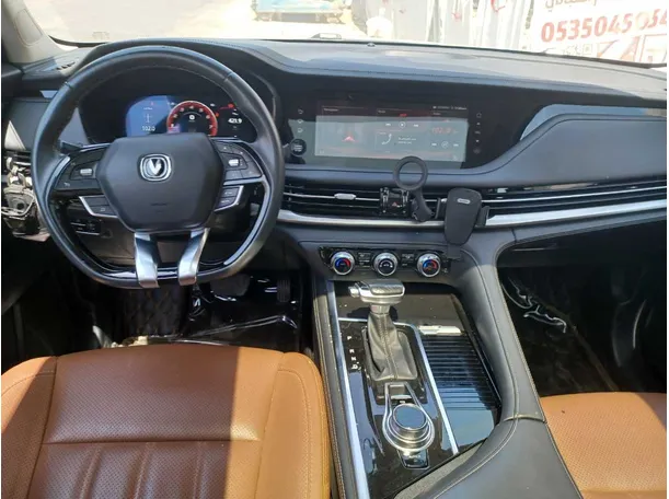 Car image 16