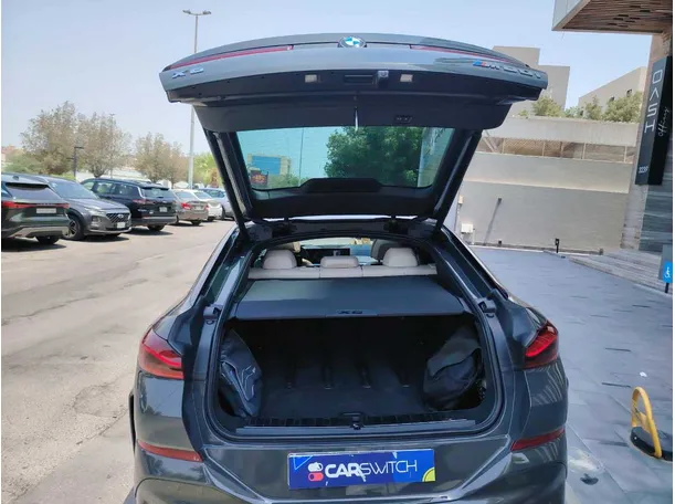 Car image 32