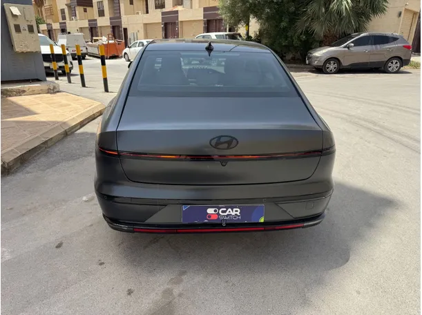 Car image 6