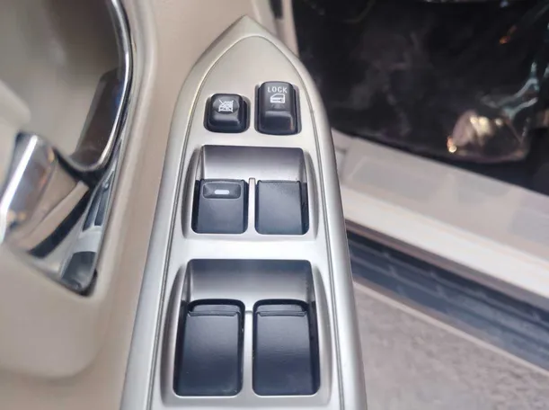 Car image 34