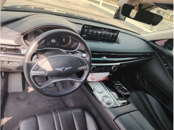 Car image 13