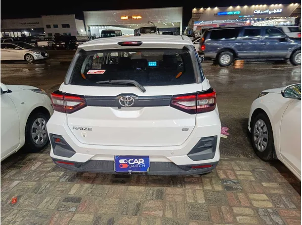 Car image 6