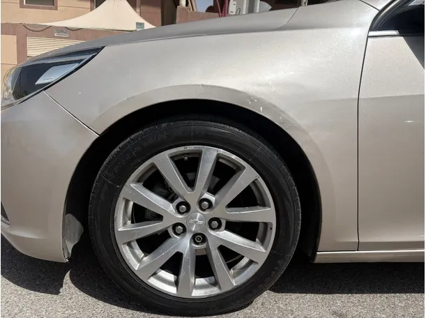 Car image 9
