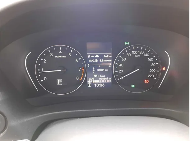 Car image 18