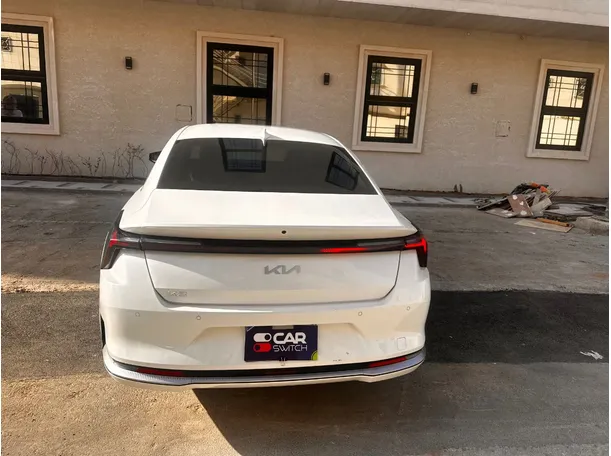 Car image 6