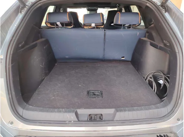 Car image 27
