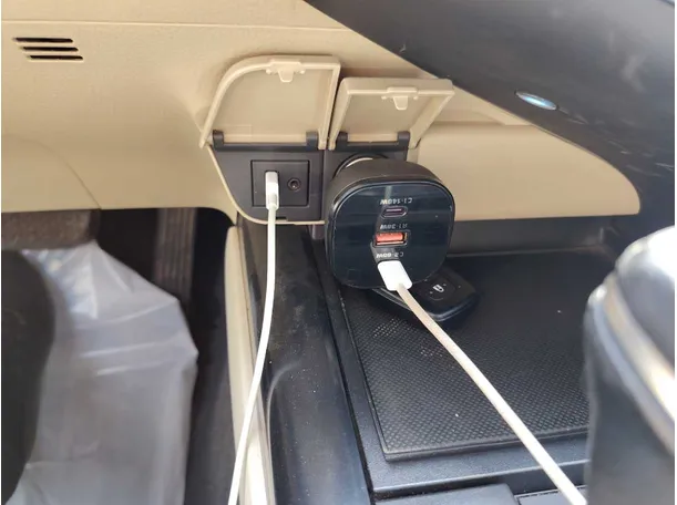 Car image 26