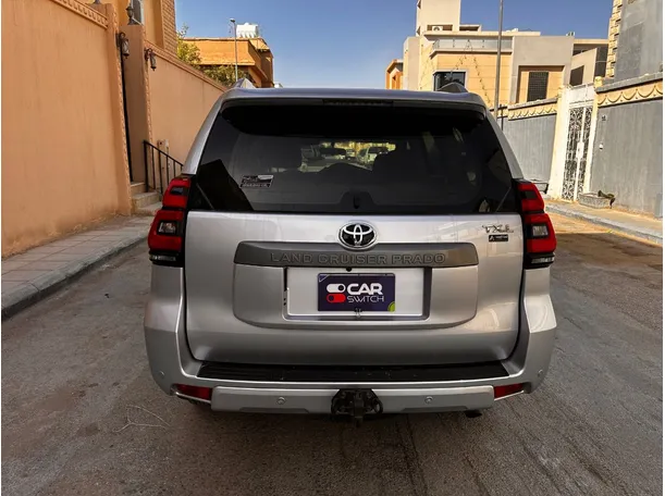 Car image 6