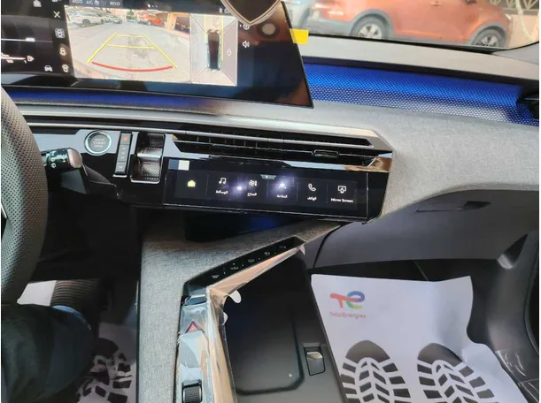 Car image 24