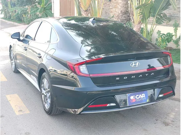 Car image 7