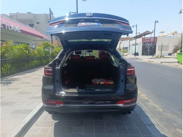 Car image 28