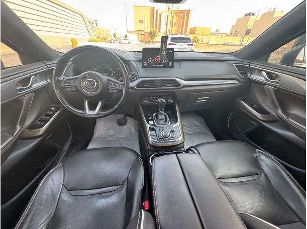 Car image 15