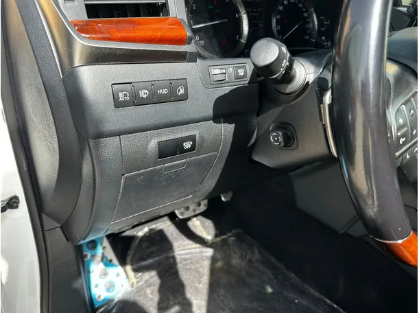 Car image 32