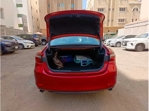 Car image 27