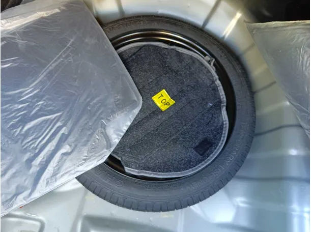 Car image 30