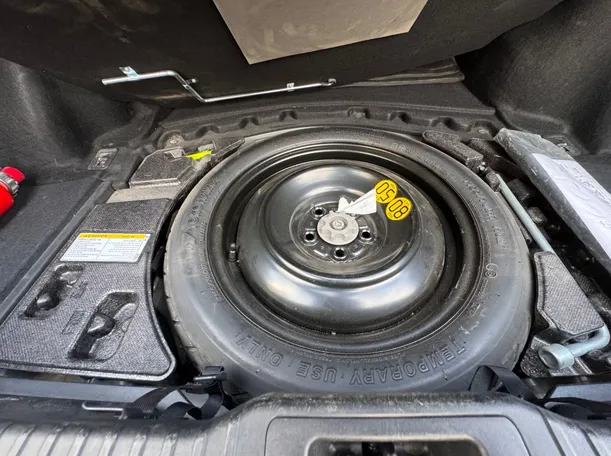 Car image 25