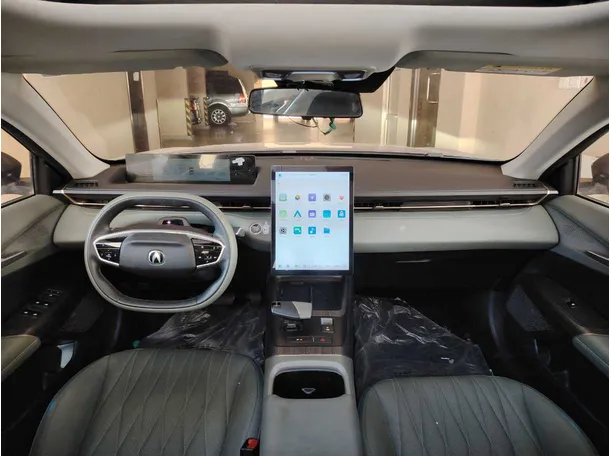 Car image 19