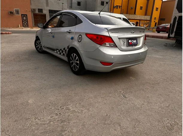 Car image 7