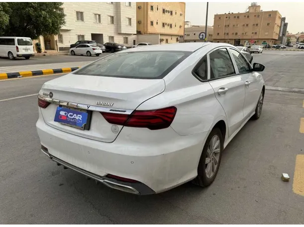 Car image 4