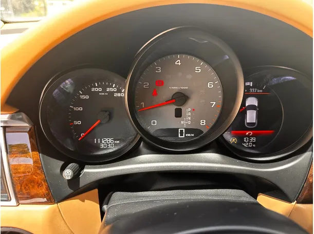 Car image 21