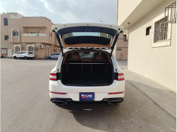 Car image 23