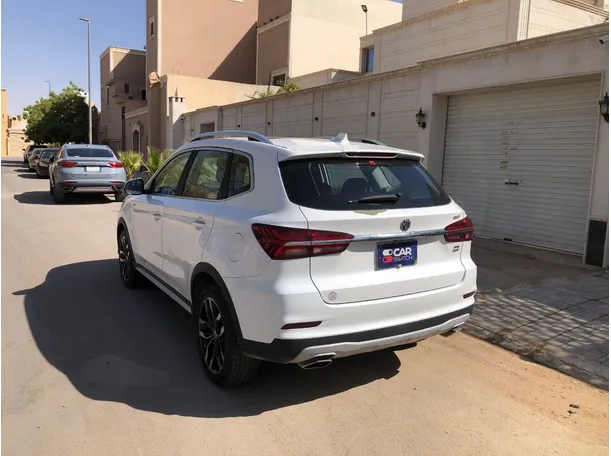 Car image 7
