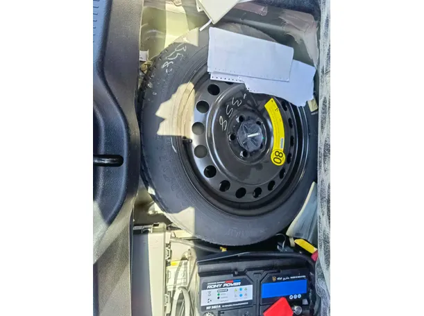 Car image 33