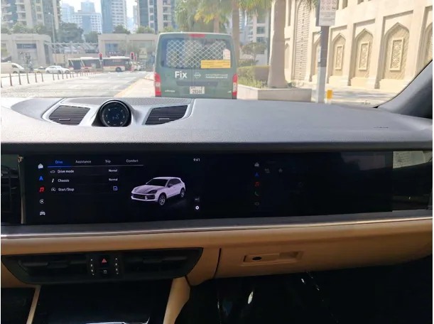 Car image 16