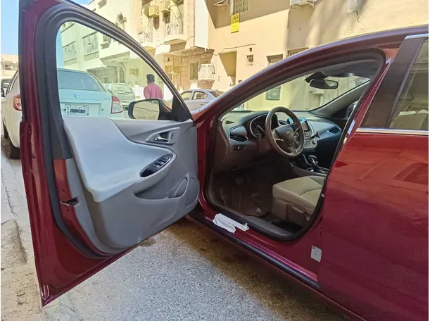 Car image 11