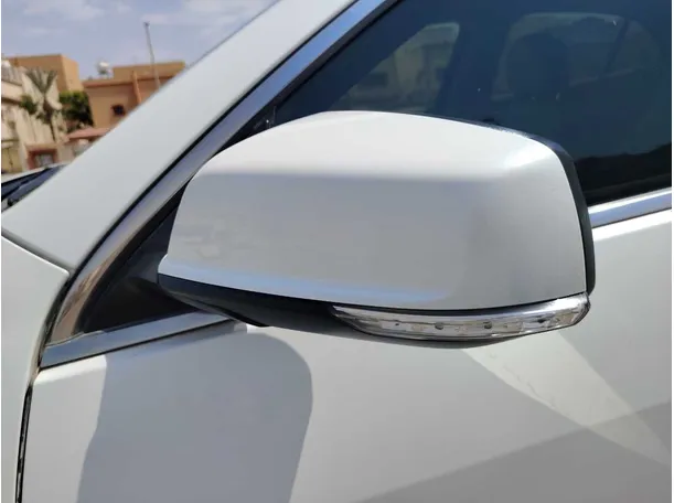 Car image 28