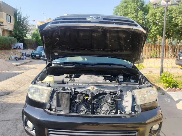 Car image 30
