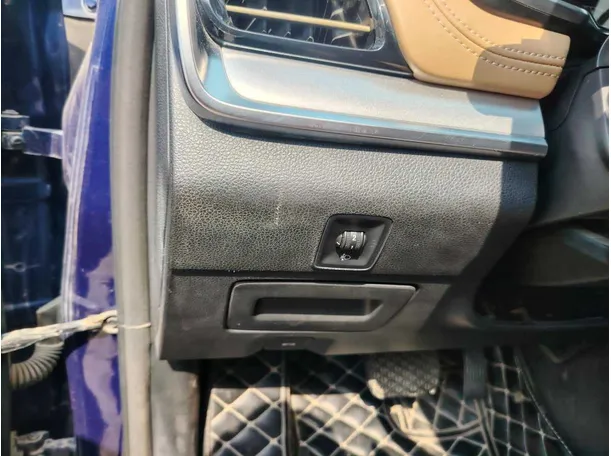 Car image 38
