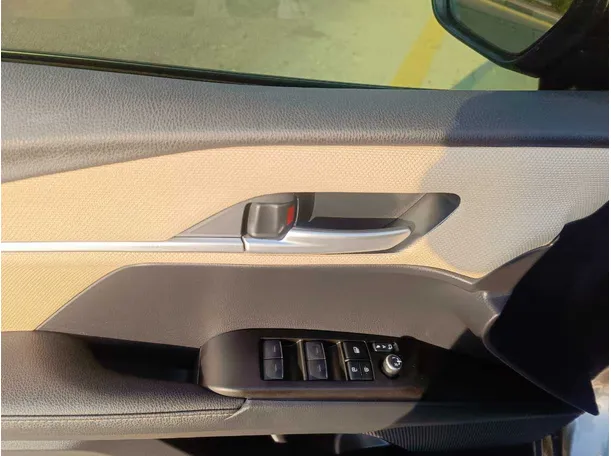 Car image 36
