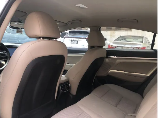 Car image 13