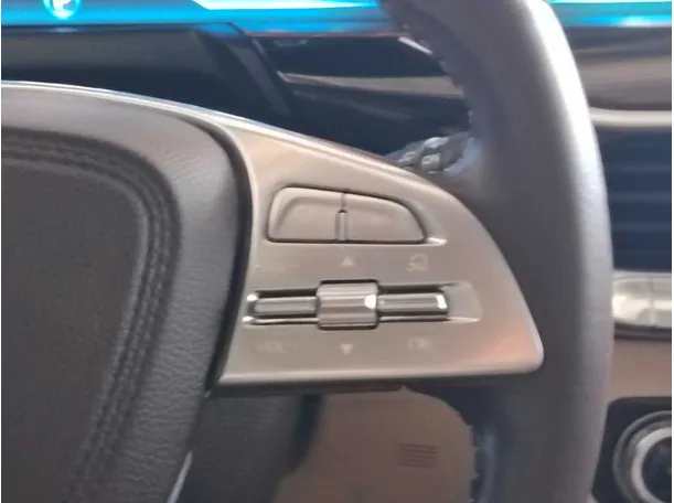 Car image 27