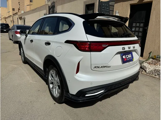 Car image 6