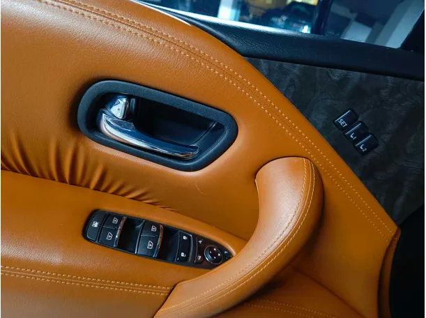 Car image 32