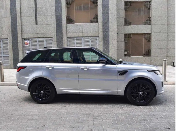 Car image 8