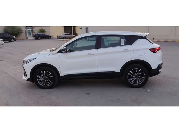 Car image 8