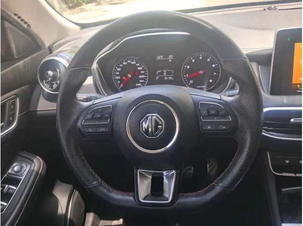 Car image 17