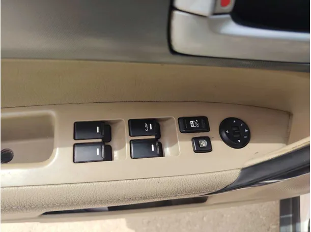 Car image 27