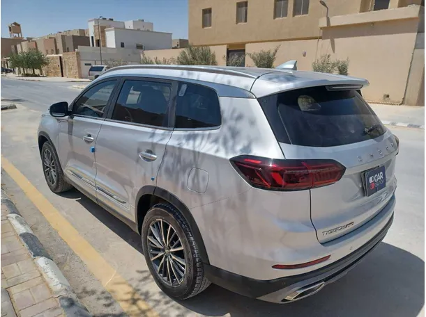 Car image 7