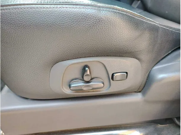 Car image 38