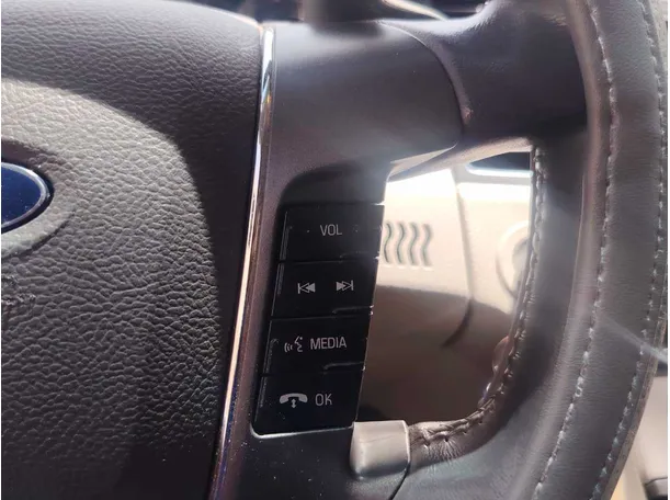 Car image 25